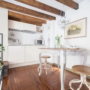 romantic-loft-porta-venezia-milan.it-lombardy.com/