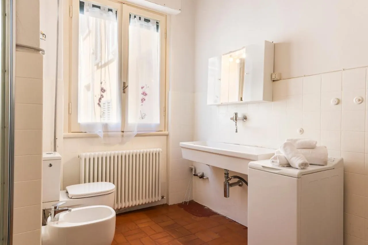 Guerrazzi Uno Air Conditioning Floransa İtalya